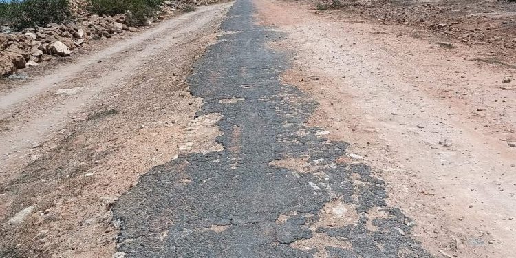 مطالب بإصلاح الطريق وفك العزلة بالواليدية