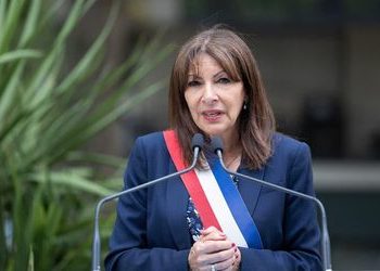 عمدة باريس تشيد بقرار فرنسا دعم سيادة المغرب على صحرائه