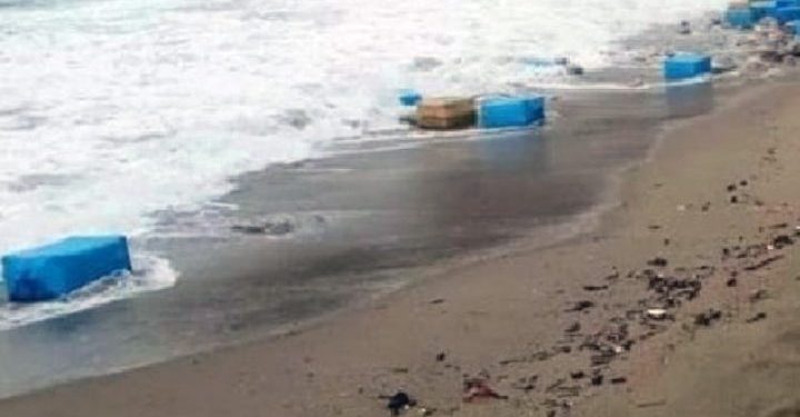 بحر سيدي بوزيد يلفظ كمية مهمة من الحشيش