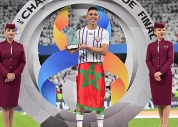 رحيمي يتوج بجائزة أفضل لاعب في الدوري الإماراتي خلال الموسم المنصرم