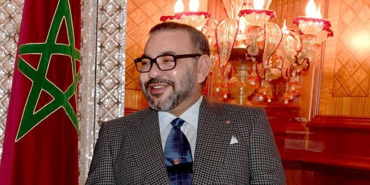 الملك محمد السادس يستقبل بتطوان البطل الأولمبي سفيان البقالي