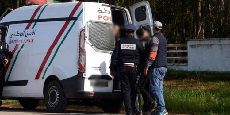 توقيف 11 شخصا داخل مقهى للقمار بتاونات