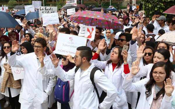 ميراوي يعلن إلغاء نقطة ”0″ لمقاطعي امتحانات كليات الطب