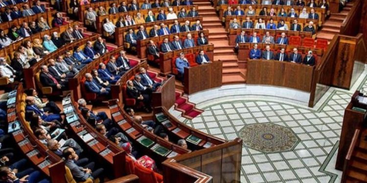 التحرش الجنسي يصل لقبة البرلمان