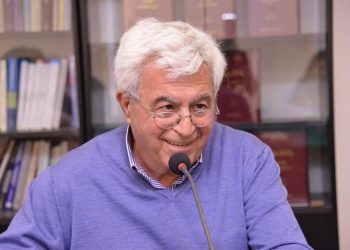 وفاة الكاتب اللبناني الياس خوري صاحب “باب الشمس”