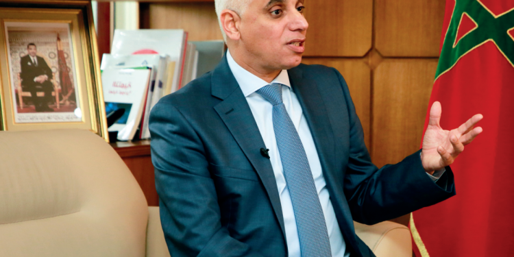 نقابة تطالب آيت الطالب بفتح ملفات الفساد وإصلاح الأوضاع بالقطاع