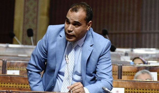 برلماني يوجه اللومة لأولياء أمور طلبة الطب