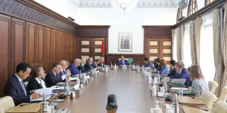 برلماني يسائل الحكومة عن السبب وراء صمتها عن أحداث الفنيدق