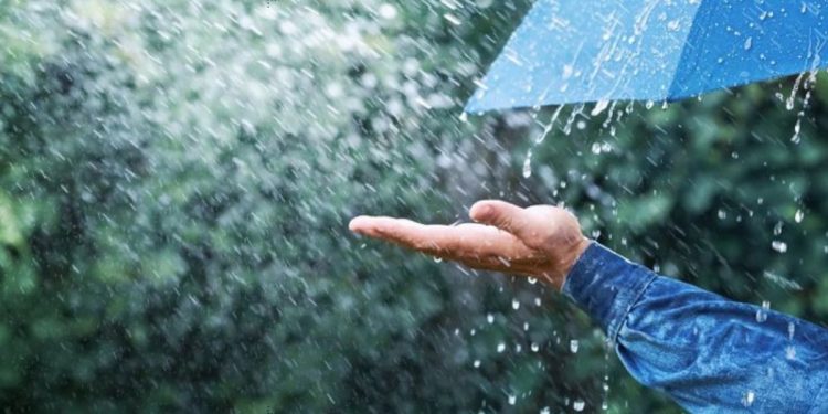 نشرة إنذارية… تساقطات مطرية رعدية جد قوية مرتقبة بمناطق مغربية