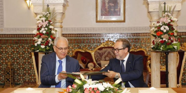 توقيع اتفاقية بين إدارة الدفاع الوطني والخطوط الملكية المغربية