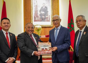 راشيد الطالبي العلمي  يجري مباحثات مع رئيس وأعضاء مجموعة الصداقة البرلمانية الأندونيسية المغربية