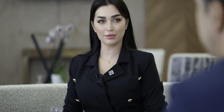 بعد طلاقها هذا أول تعليق لفرح الفاسي