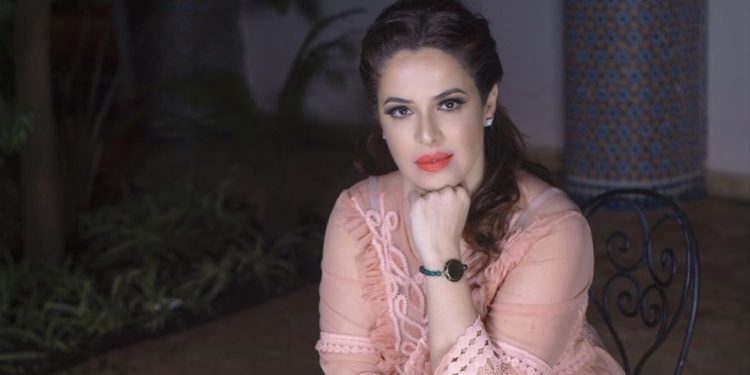 الفنانة سناء مرحاتي تغادر برنامج “ستارلايت”