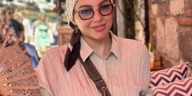 بسبب خادمتها.. نهيلة “باربي” تذرف الدموع