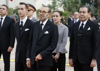 الأميرة لالة خديجة تخطف الأنظار خلال استقبال الرئيس الفرنسي