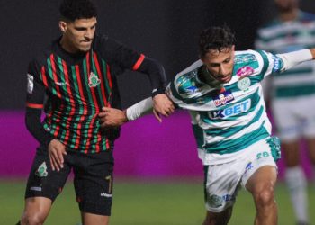 التعادل السلبي يخيم على كلاسيكو الدوري بين الرجاء والجيش الملكي