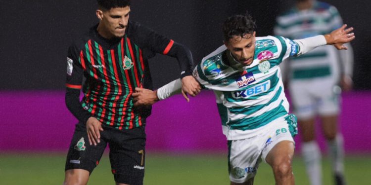 التعادل السلبي يخيم على كلاسيكو الدوري بين الرجاء والجيش الملكي