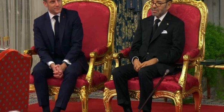 الملك محمد السادس وإيمانويل ماكرون يوقعان الإعلان المتعلق بالشراكة الاستثنائية الوطيدة بين المغرب وفرنسا