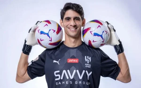 الهلال السعودي يكشف طبيعة إصابة بونو