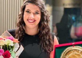 تكريم الفنانة مونيا لمكيمل في المهرجان الوطني لمسرح الشباب