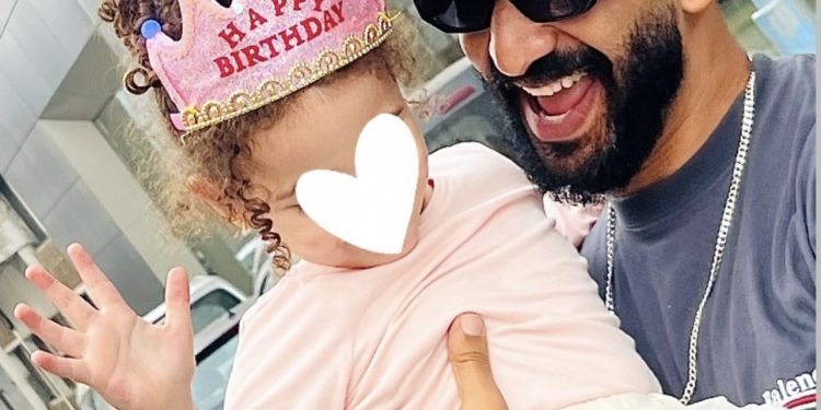 بكلمات مؤثرة..المهدي فولان يعبر عن حبه لابنته بمناسبة عيد ميلادها