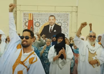 من قلب الصحراء المغربية..سليم كرافاطا يطلق أغنية “مغاربة”