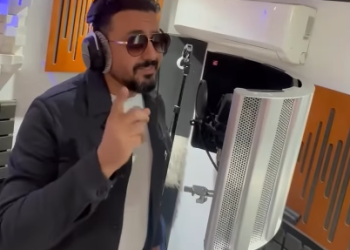 لأول مرة..رشيد العلالي يغني و يبهر متابعيه