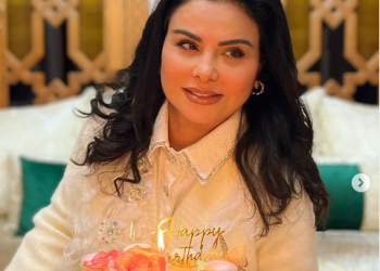 وسط أجواء عائلية..الفنانة لطيفة رأفت تحتفل بعيد ميلادها الـ59