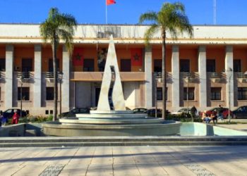 إيداع خمسة مستشارين السجن لتورطهم في تقديم عطايا و رشاوى و وعود