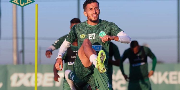 الفصائل المساندة للرجاء تدعم اللاعبين قبل لقاء السبت في تطوان