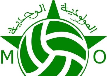 لاعبو مولودية وجدة يواصلون إضرابهم عن التداريب