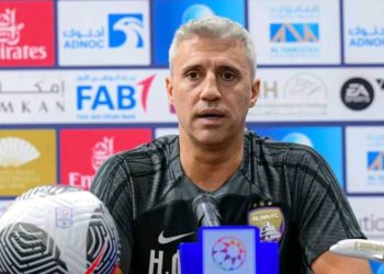العين الإماراتي يقيل مدربه الأرجنتيني كريسبو
