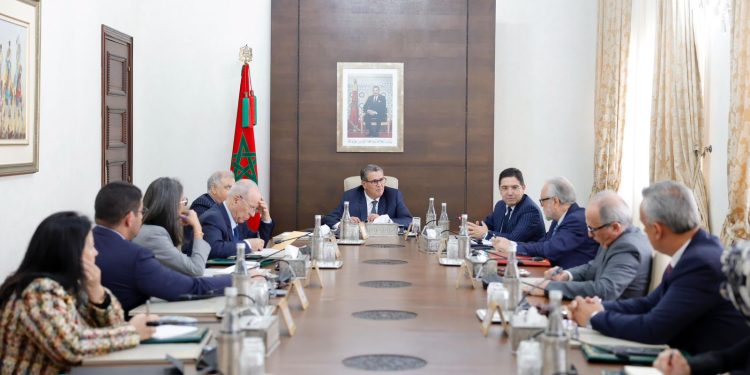 رئيس الحكومة يترأس اجتماعا لإحداث تحول جديد في تدبير شؤون الجالية