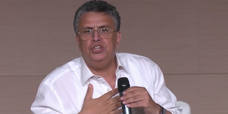 من القاهرة.. وهبي يدعو وزراء العدل العرب للتصدي لشبكات التواصل الإجتماعي