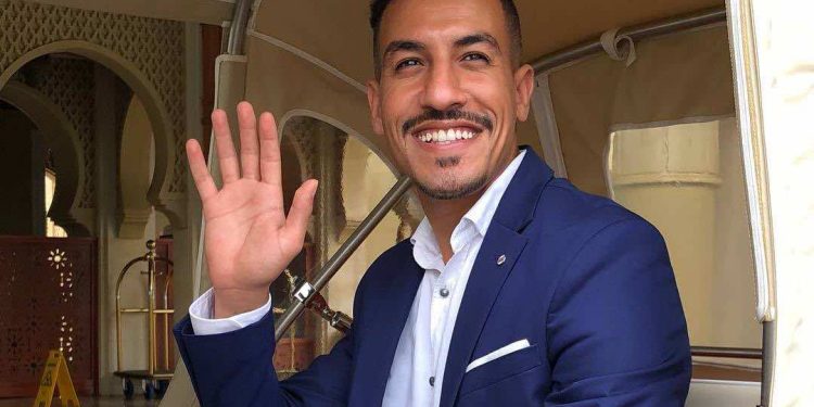 معجب يفاجئ يسار المغاري في كندا