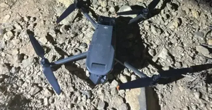 القوات المسلحة الملكية تسقِط طائرة بدون طيار صغيرة الحجم على الحدود المغربية الجزائرية