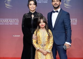 رغم الطلاق.. لطفي والفاسي يتألقان معاً برفقة ابنتهما في مراكش
