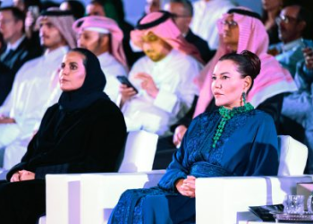 الأميرة لالة حسناء تترأس تظاهرة “عرض أزياء القفطان” بقطر