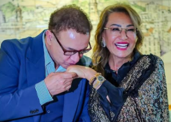برسالة مؤثرة..نزهة الركراكي تحتفل بعيد زواجها