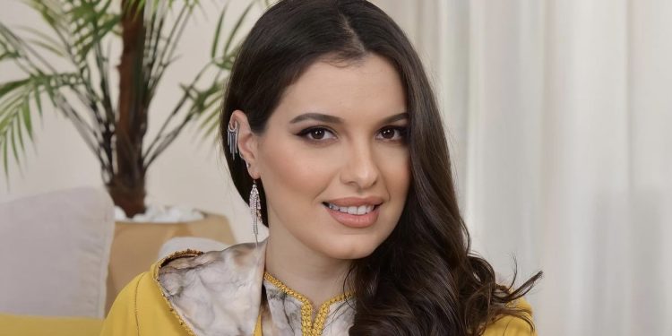 فاطمة الزهراء قنبوع تتعرض لحادثة سير