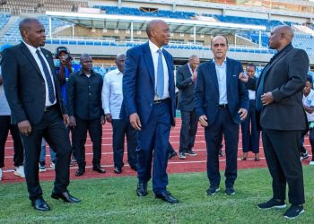 رئيس الكاف يتفقد ملاعب البلدان المستضيفة للشان