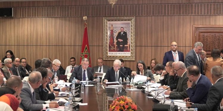 لجنة المالية والتخطيط والتنمية الاقتصادية تصادق بالأغلبية على الجزء الأول من مشروع قانون المالية لسنة 2025