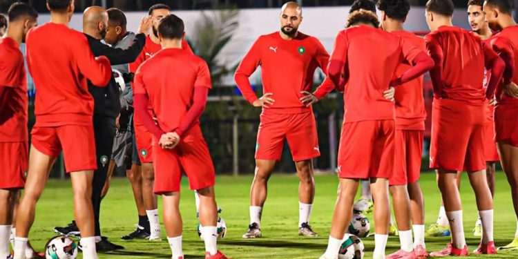 مدافع دولي مغربي يتعافى من الإصابة