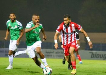 مدرب رجاوي يشرف على تدريب فريق في القسم الأول