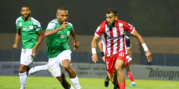 مدرب رجاوي يشرف على تدريب فريق في القسم الأول
