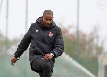 موكوينا يفرض عضوا جديدا في طاقمه التدريبي