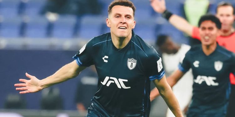 تألق لاعب مغربي في كأس القارات