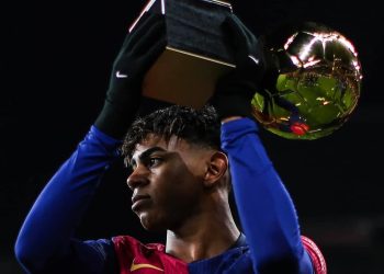 برشلونة يعلن عن مدة غياب لامين يامال