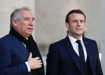 ماكرون يعيين  فرانسوا بايرو رئيسا جديدا للوزراء