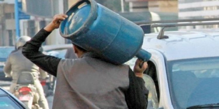 موعد الرفع من ثمن “البوطة” يؤرق بال الحكومة